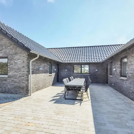 Prázdninový dům Eight-bedroom In *